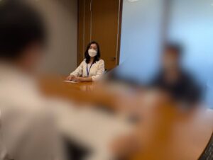 議員事務所様との懇談の様子